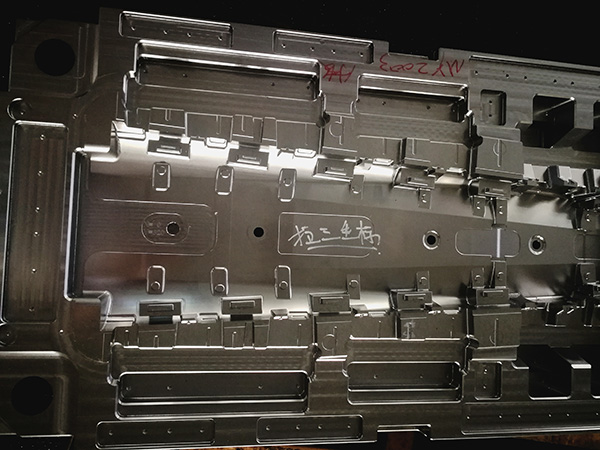 汽车模具零部12
